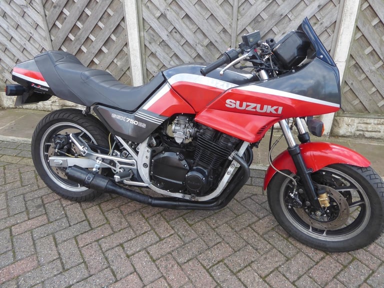 image for SUZUKI GSX 750 ES E REG HAD IT STARTED SOLD AS PROJECT NEW CHAIN-SPROCKETS