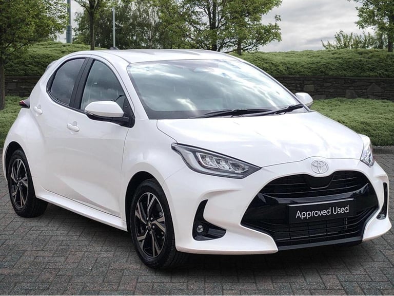 2025 Toyota Yaris 1.5 Hybrid Design 5dr CVT Hatchback Hybrid Automatic