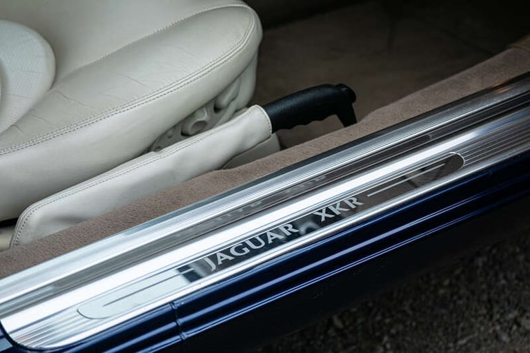 2002 Jaguar XKR COUPÉ 4.0 2dr Auto COUPE PETROL Automatic