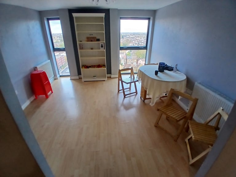 Magnificiant Two Bedroom Luxury Apatment in West Croydon Next to Mayday Hospital