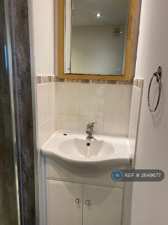 1 bedroom flat in Hilltop Road, Bristol, BS16 (1 bed) (#2649677)