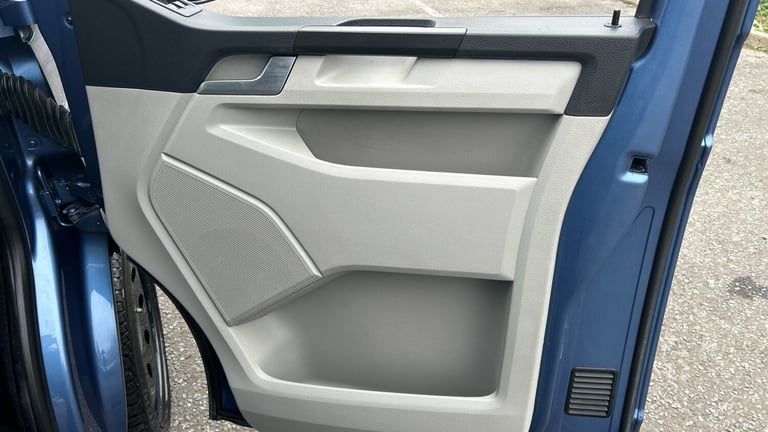 2018 Volkswagen Transporter T32 Swb Diesel 2.0 BiTDI BMT 199 Startline Window Van DSG Window Van ...