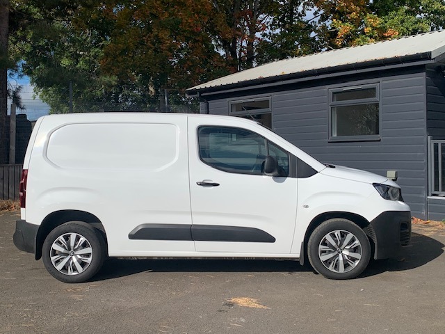  Peugeot Partner 1000 1.5 BlueHDi 100 Professional Van Diesel