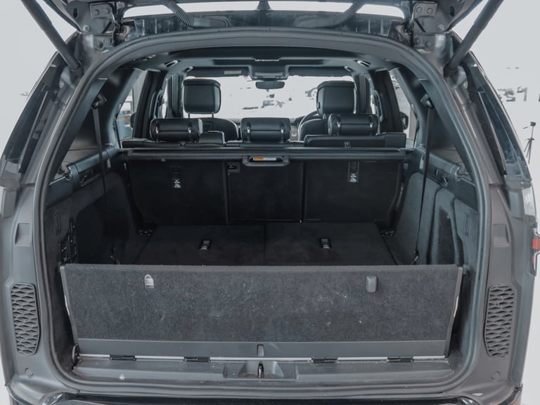 2021 Land Rover Discovery 3.0 D300 R-Dynamic HSE 5dr Auto Station Wagon Diesel Automatic