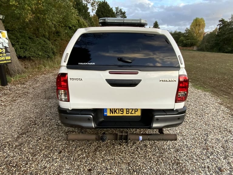 2019 Toyota Hilux 2.4 D-4D Active Pickup Double Cab 4dr Diesel Manual 4WD Euro 6 (3.5t) (150  PIC...