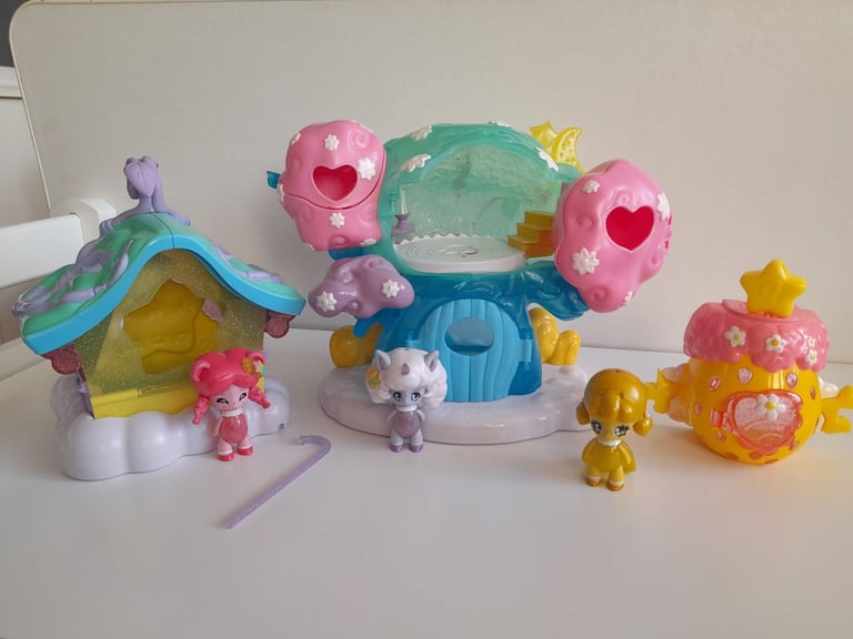 Glimmies Light Tree and Glintern House with 3 dolls