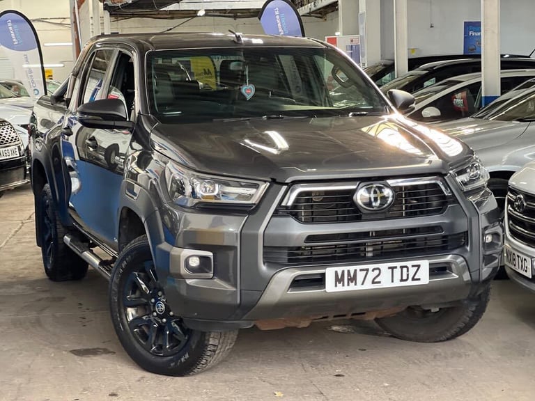 Toyota Hilux invincible x 2023 breaking 