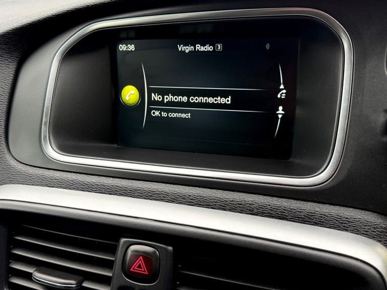 2016 Volvo V40 2.0 D2 Momentum Nav Plus Hatchback 5dr Diesel Manual Euro 6 (s/s) (120 ps) Hatchba...