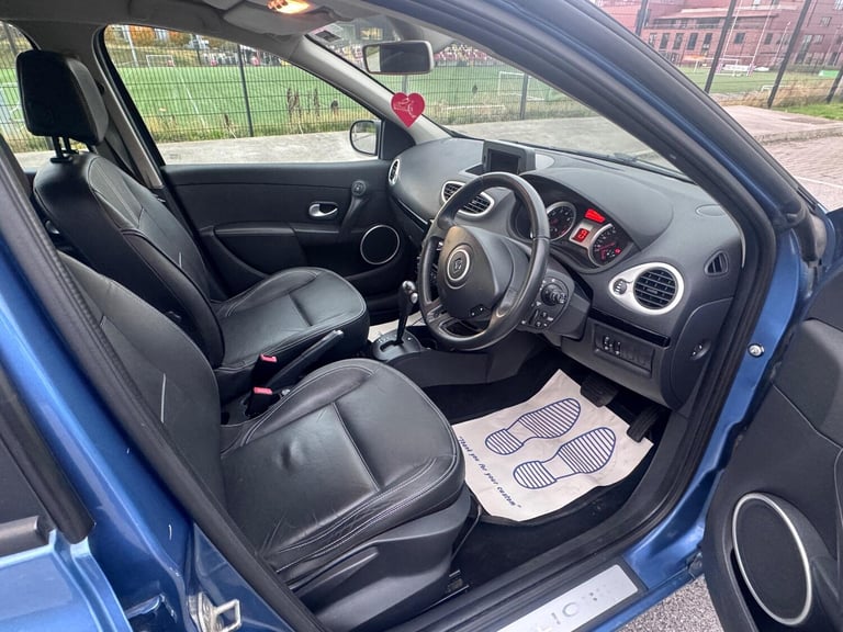2011 Renault Clio 1.6 VVT Initiale TomTom Auto Euro 5 5dr HATCHBACK Petrol Automatic