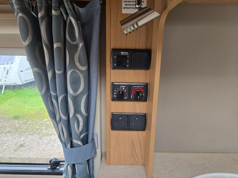 2014 Compass Corona 574 4 Berth Fixed Single Beds Caravan, Motor Mover