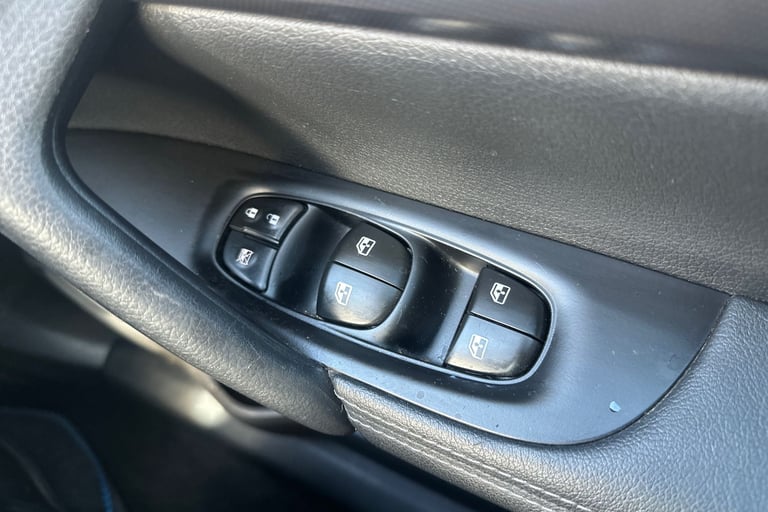  Nissan Qashqai 1.5 Dci N Connecta Suv 5dr Diesel Manual Euro 6 s/s 115 Ps