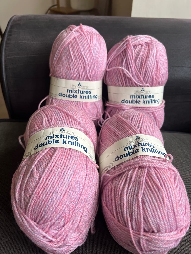 Littlewoods Double Knitting Yarn – Pink Mix (100g ball)
