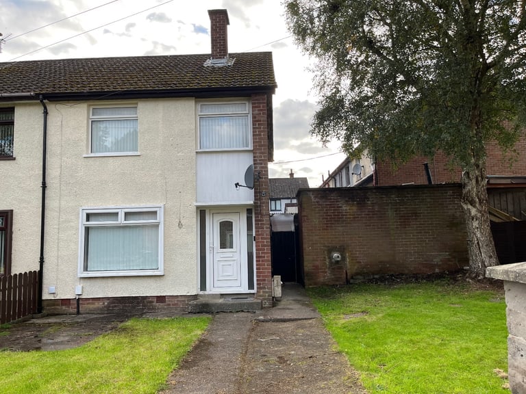 3BR End Terrace, Huge Garden, Double Glazed, Oil Fired Central Heating