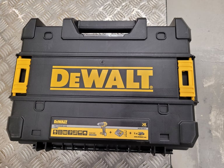 Dewalt 18v combi drill brushless 