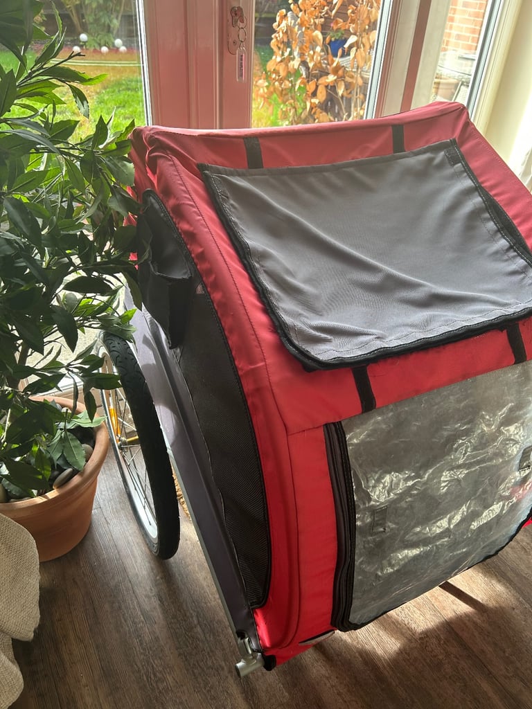 Child’s bike trailer in vgc
