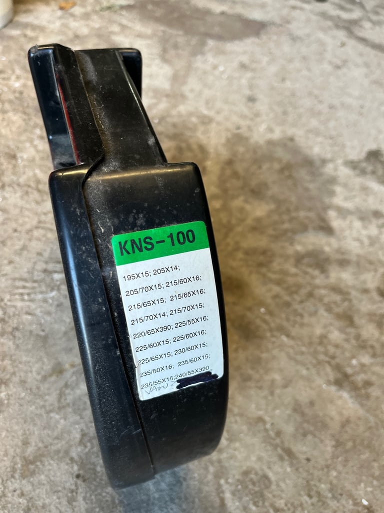 Husky 9mm KNS 100 snow chains. 