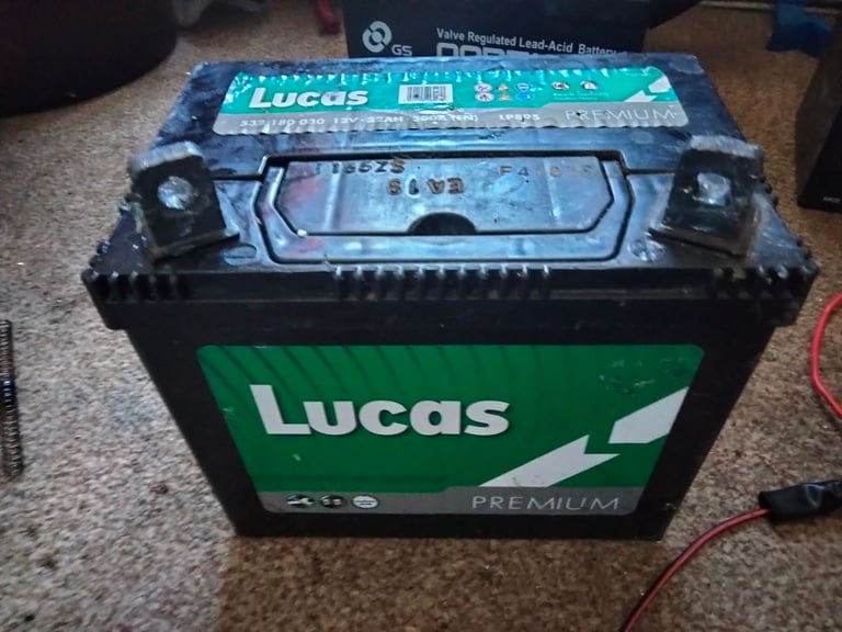 Lucas small car type battery exalent charge 