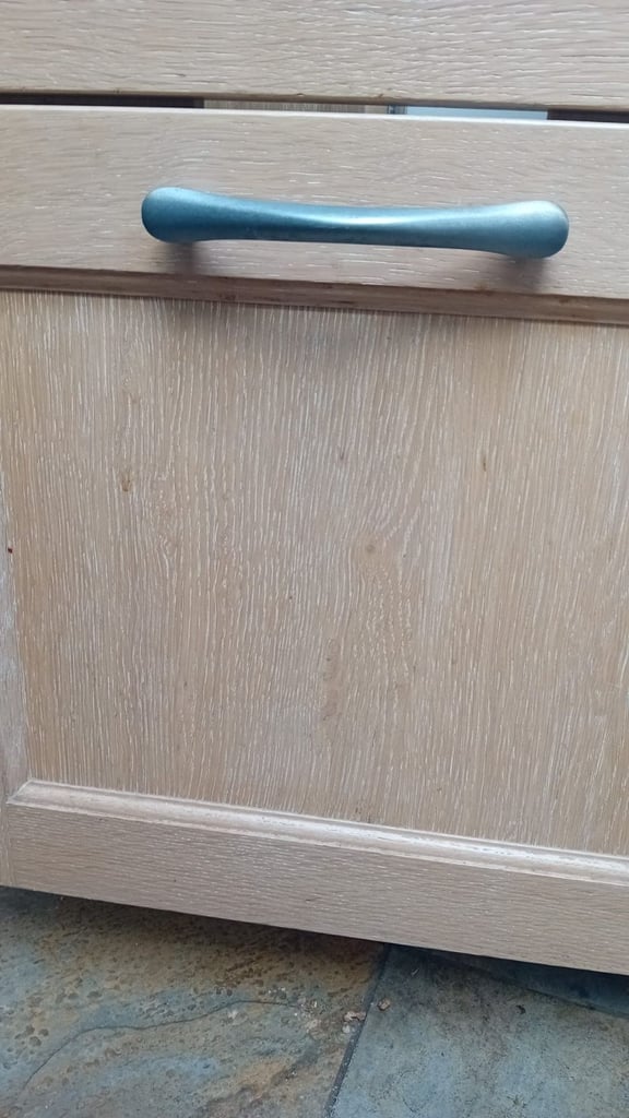 KITCHEN CABINET HANDLES 