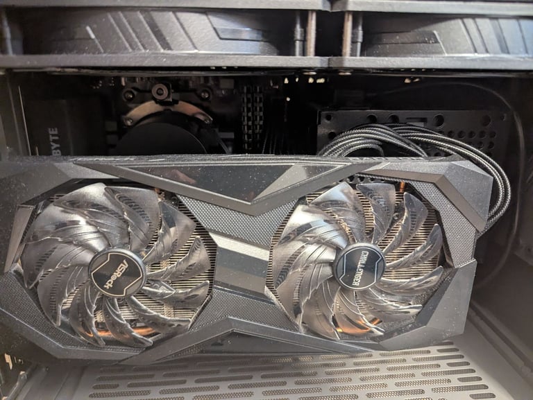 Gaming PC; Ryzen 7, RX 7000, 32 Gb Ram, 1TB SSD.