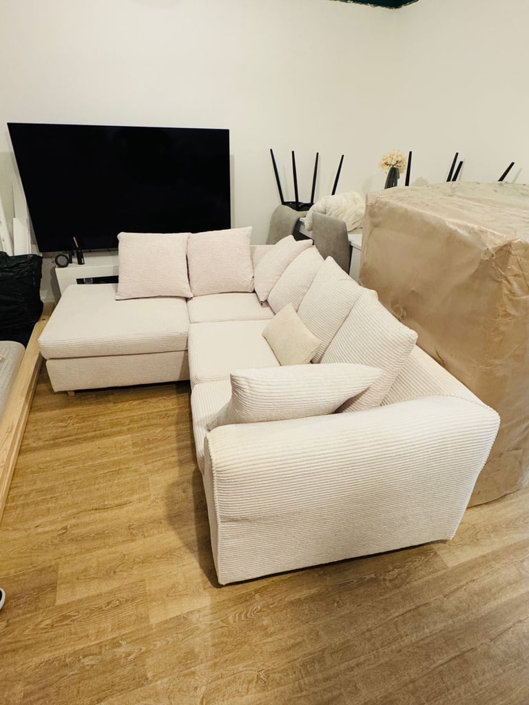 L shape sofa for £170(we can deliver)