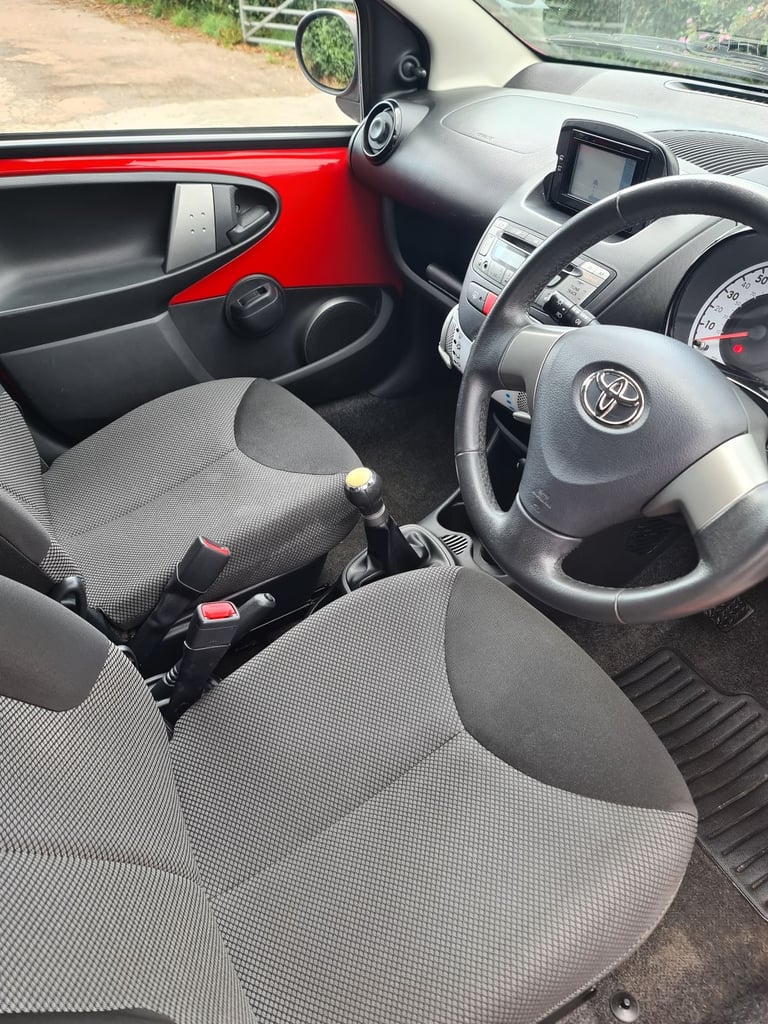 Toyota, AYGO, Hatchback, 2013, Manual, 998 (cc), 5 doors
