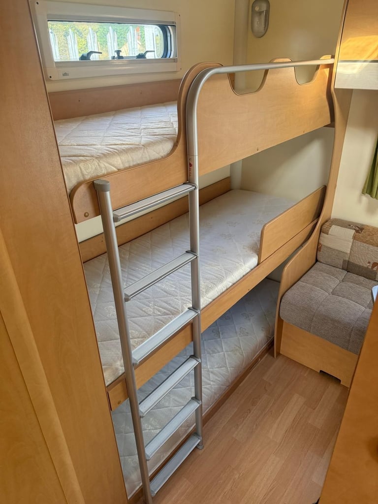 2011 Bailey Pegasus 646 quard motor mover