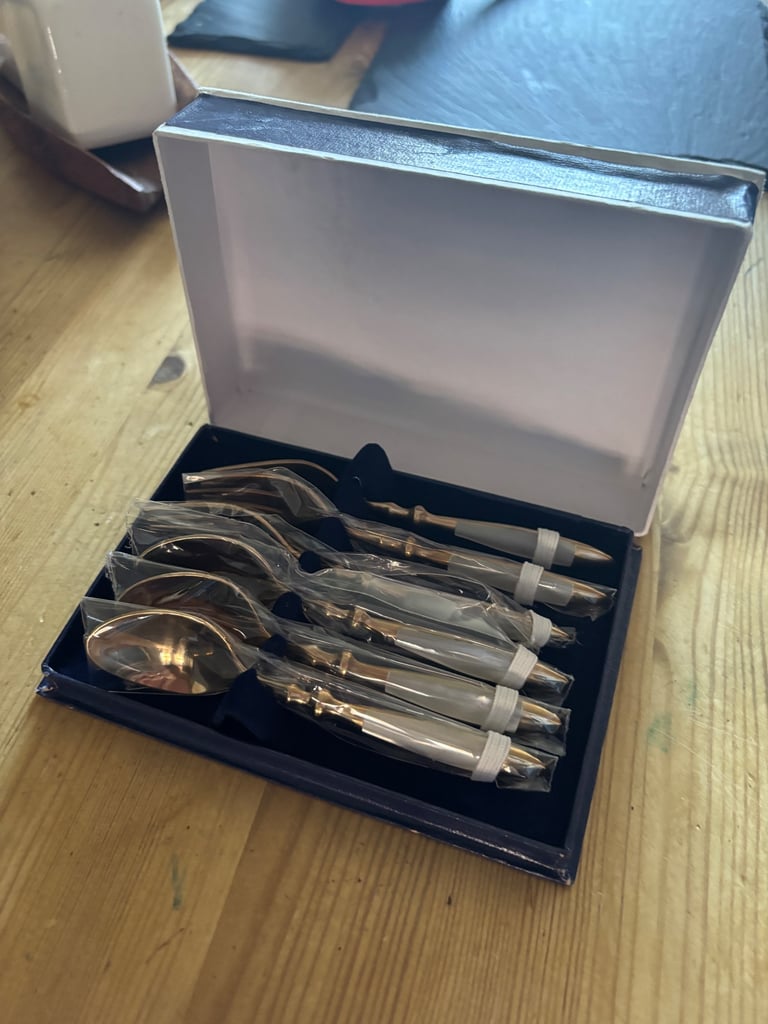 image for Vintage Handmade Bronze Inlaid Mother Of Pearl Coffee Spoons & Cake Folks - Ideal Gift 