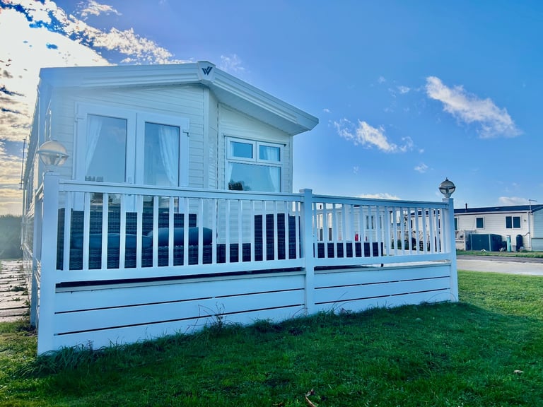 Mobile home for sale - 11.5 month season - Burgh Castle, Great Yarmouth