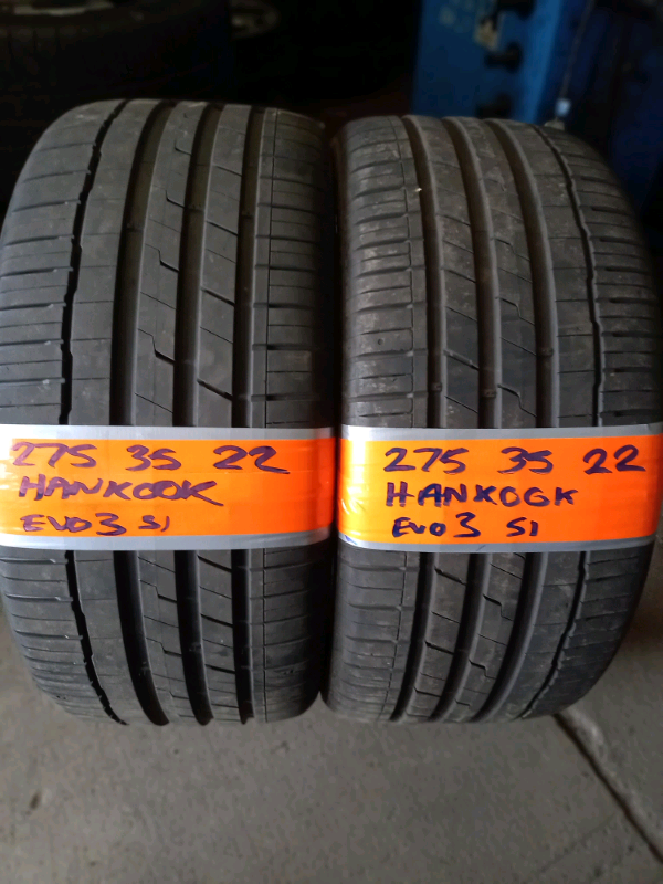 Matching pair 275 35 22 handbook tyres as new £180 pair fitd & bal 7days