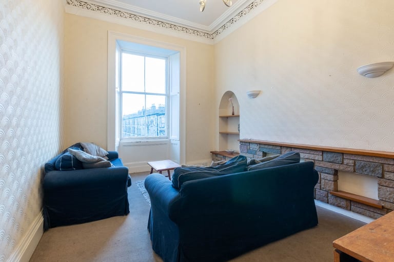 Fantastic, 2 bedroom plus box room flat in Newington - available soon