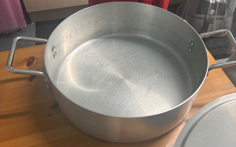 Kitchen Cooking Pan  Used For Cookware  With Lid   Used But Good Condition   33CM 
