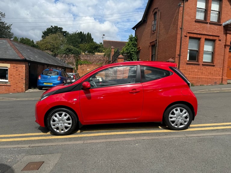 2016 Toyota AYGO 1.0 VVT-i X-Play 3dr HATCHBACK PETROL Manual