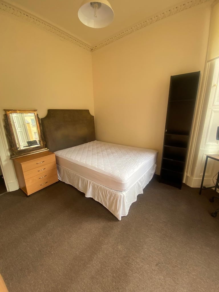 Two Bedroom flat in Glen Street Edinburgh 