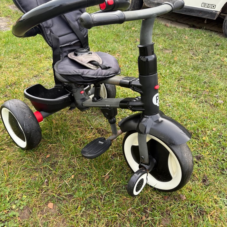 Child’s push trike 