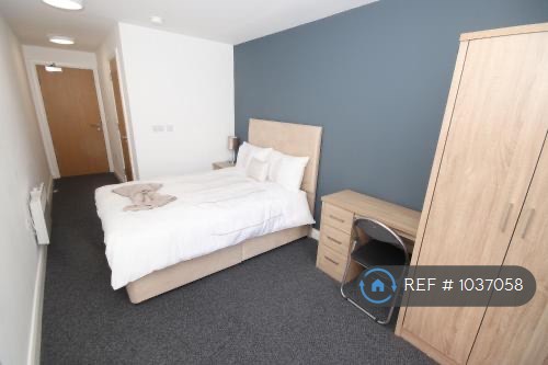 3 bedroom flat in Fox Street Village, Liverpool, L3 (3 bed) (#1037058)