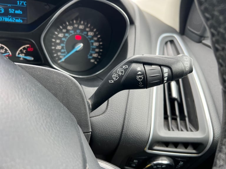 2013 Ford Focus 1.6 Zetec Euro 5 5dr HATCHBACK Petrol Manual