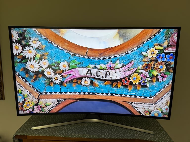 image for Samsung 42in Curved Smart TV