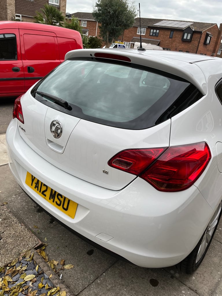 Vauxhall, ASTRA, Hatchback, 2012, Manual, 1598 (cc), 5 doors