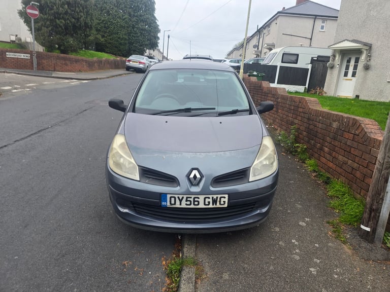 Renault Clio 1.2i petrol 12 months mot ulez free