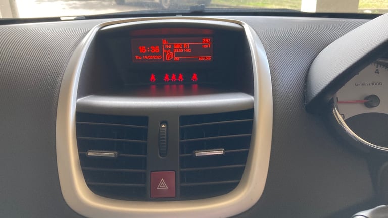 Peugeot, 207, Hatchback, 2011, Manual, 1360 (cc),5 doors - Image 10
