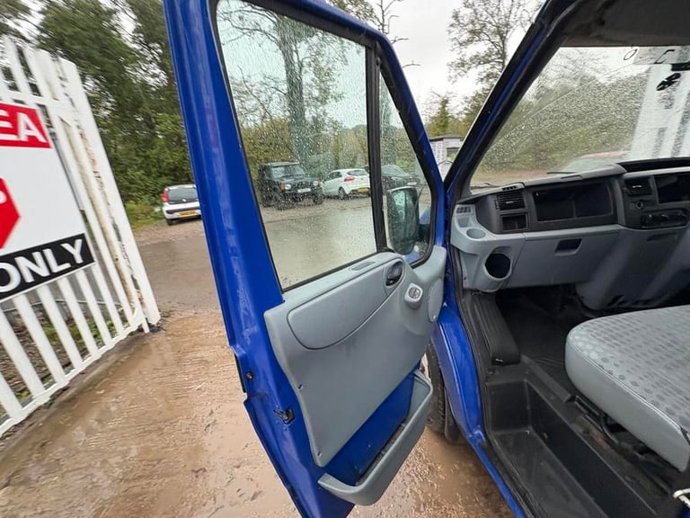 2011 Ford Transit Medium Roof Van TDCi 100ps PANEL VAN DIESEL Manual
