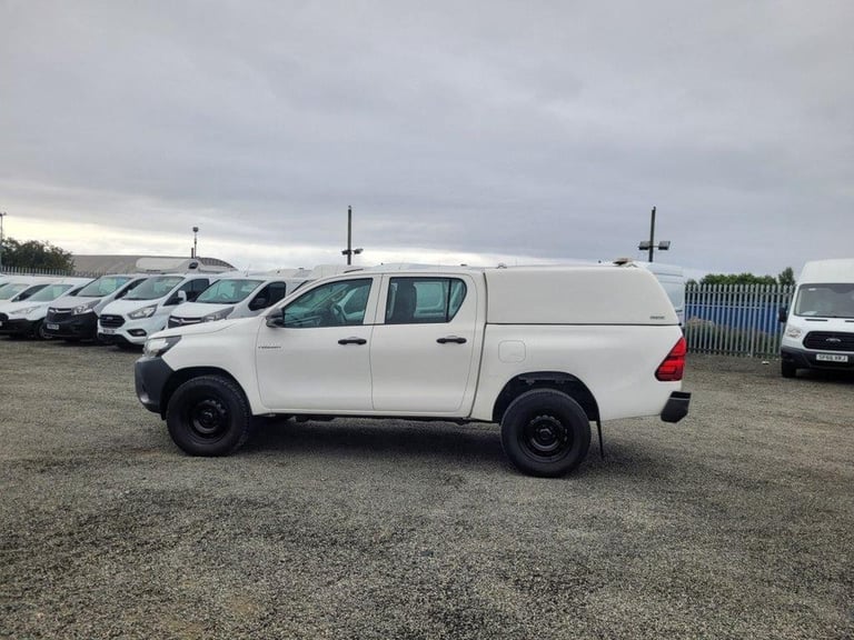 2019 ON 69 PLATE TOYOTA HILUX ACTIVE D-4D 4WD 2400CC DOUBLE CAB PICK UP ULEZ 
