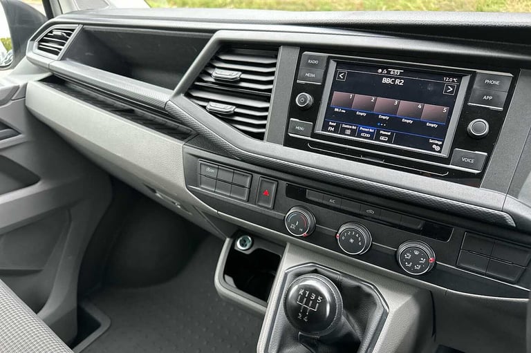 2024 Volkswagen Transporter 2.0 TDI 110 Startline Kombi Van Combi Van Diesel Manual