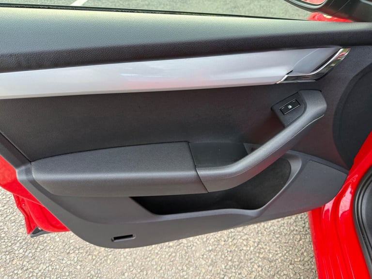 2016 Skoda Octavia 1.6 TDI SE DSG Euro 6 (s/s) 5dr HATCHBACK Diesel Automatic