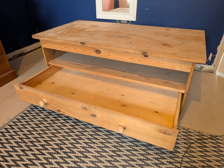 Solid wood pine TV stand with drawer