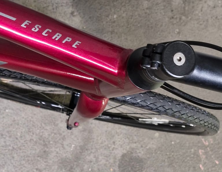 💥GIANT ESCAPE💥 [NEW CONDITION] WITH HYDRAULIC BRAKES SIZE LARGE £160
