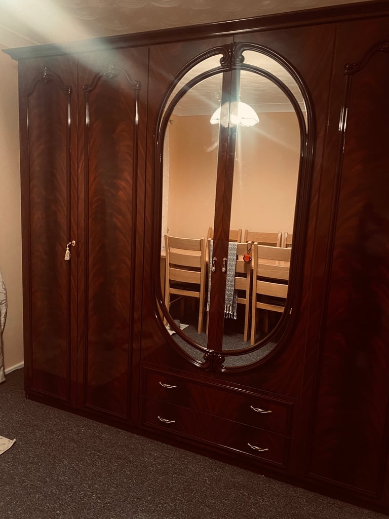 ITALIAN WARDROBE 