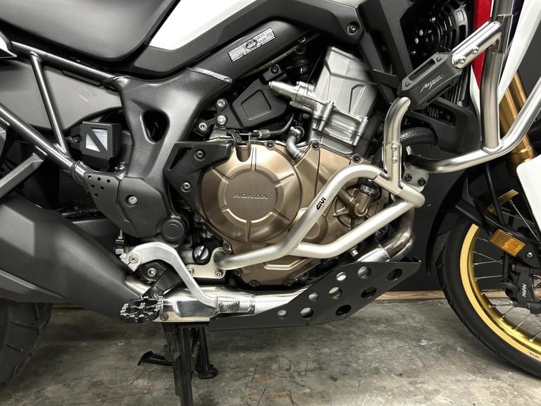 2018 18-PLATE HONDA AFRICA TWIN CRF1000 14,709 MILES * IMMACULATE * EXTRAS *