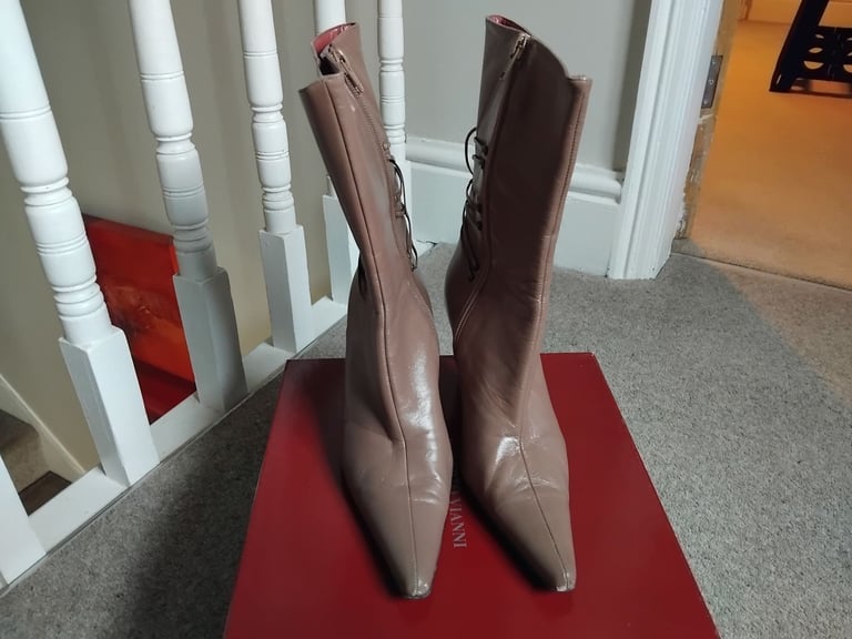 image for Ankle boots ladies leather size 4.