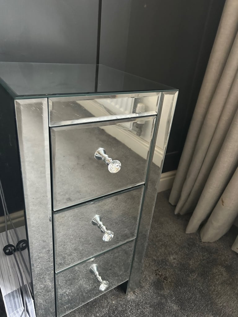 Mirrored bedside tables x2